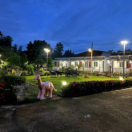 Moat View Hotel Sukhothai Exterior photo