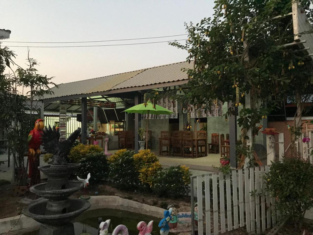 Moat View Hotel Sukhothai Exterior photo